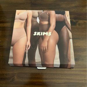 Skims Core Control Thong Size S/M New